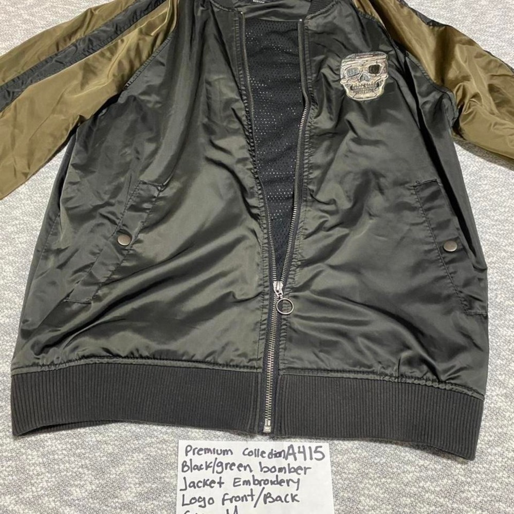 Premium Collection Black/green bomber jacket with embroidery size M. SKU-A415